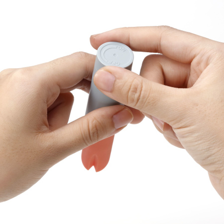 фото Вибратор-помада IROHA STICK Grey, плавное увеличение мощности фото Вибратор-помада IROHA STICK Grey, плавное увеличение мощности